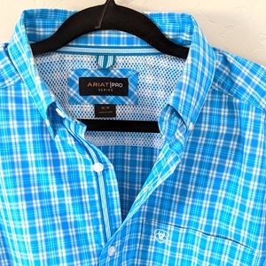 Men's ARIAT | PRO SERIES blue check short-sleeve shirt.